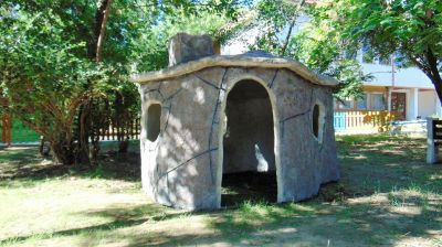 Детска къщичка тип Бедрок с.Ново Село - Art Angelovi (Арт Ангелови) - Стамболийски, Пловдив, Благоевград, Бургас, Варна,Велико Търново, Габрово, Монтана, Пазарджик, Перник, Пловдив, Русе, Сливен, Смолян, София, Стара Загора, Ямбол